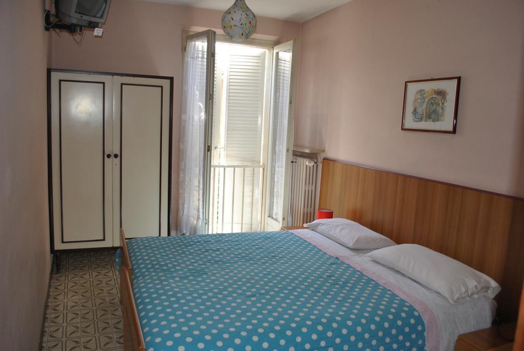 Albergo Alla Rocca Garda  Zimmer foto